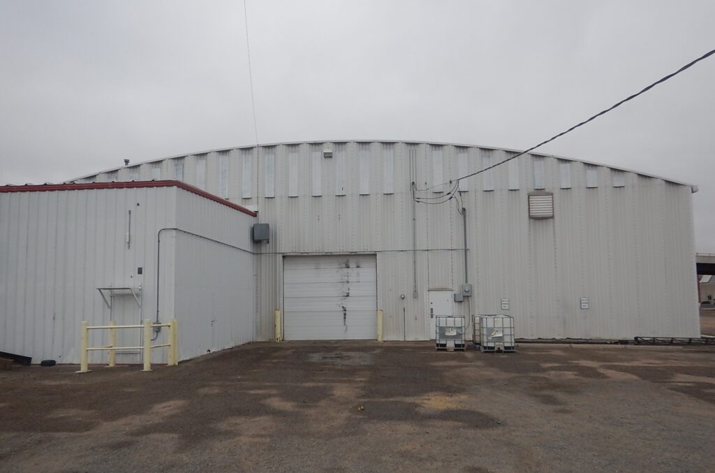 Large Industrial Shop/Warehouse 641 North Willow Commercial Investment Services