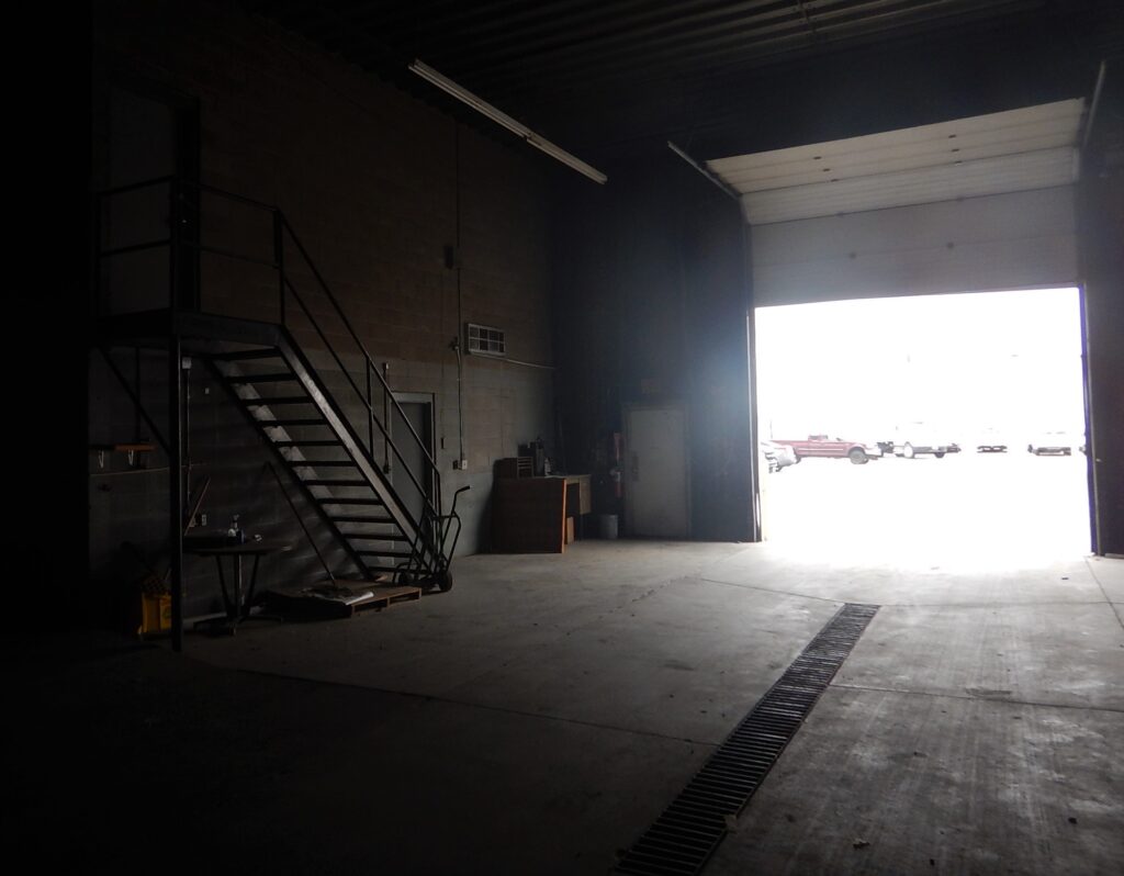 Large Industrial Shop/Warehouse 641 North Willow Commercial Investment Services