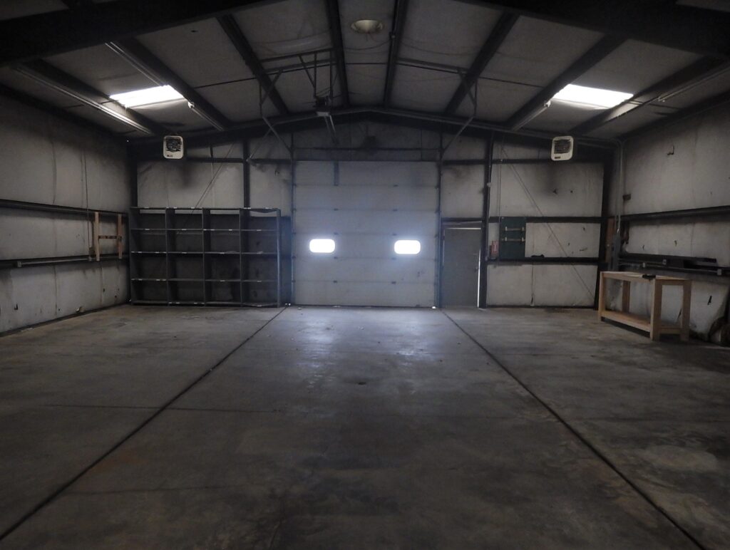 Large Industrial Shop/Warehouse 641 North Willow Commercial Investment Services