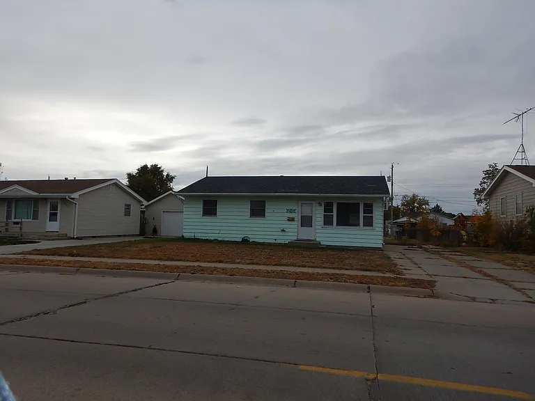 2606 West 4th St. North Platte, NE 69101 Commercial Investment Services