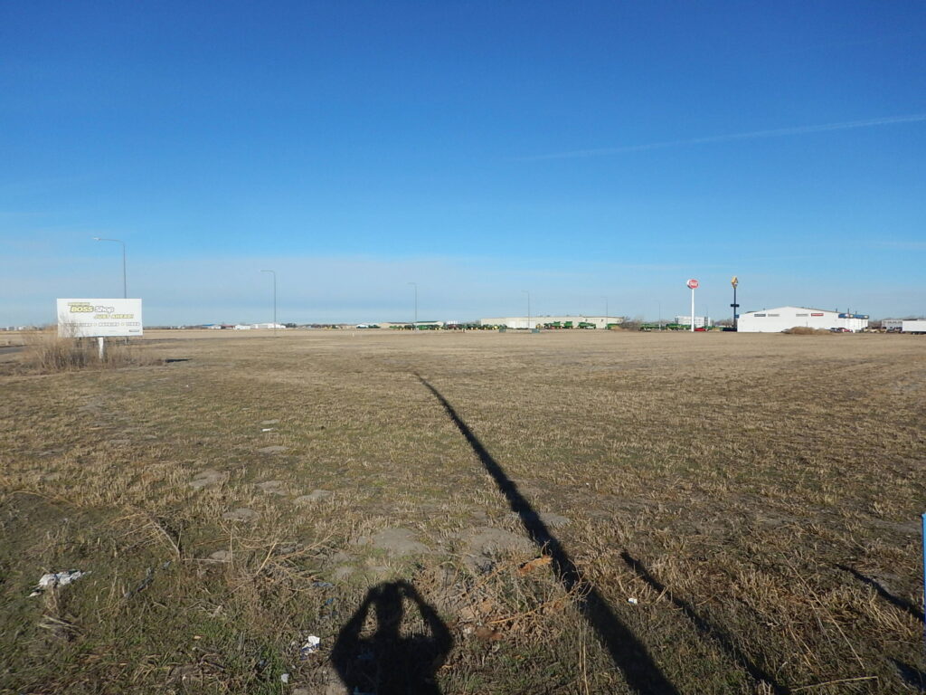 Walker Road Ground West of Busy Truck Stop - 2789 E Walker Road, North Platte, NE 69101